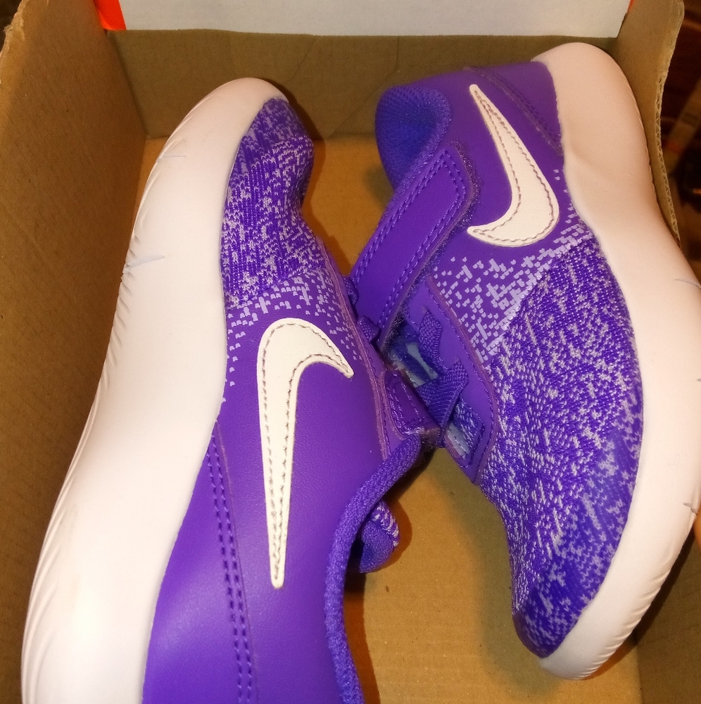 Nikes size 9c